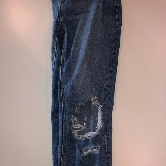 AE Ripped Mom Jean - Picture 2 of 4